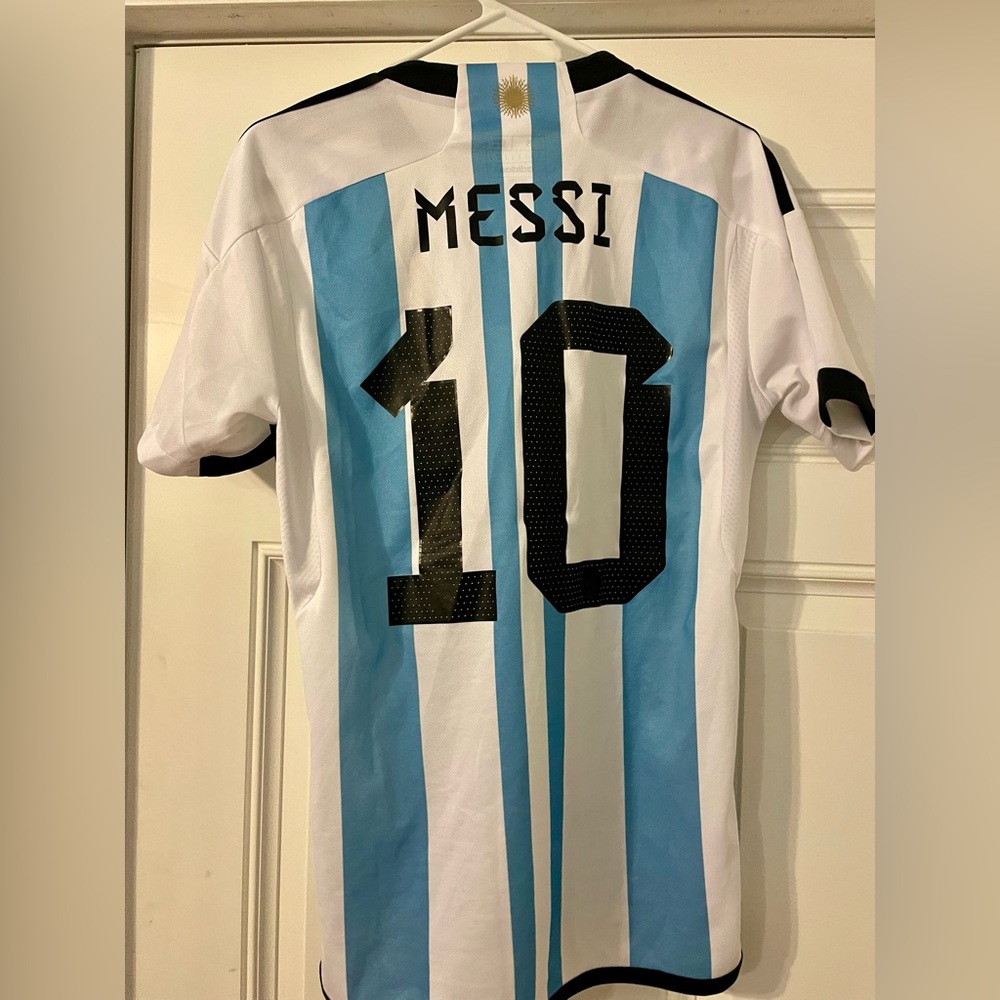 Messi Argentina Jersey - Picture 5 of 5